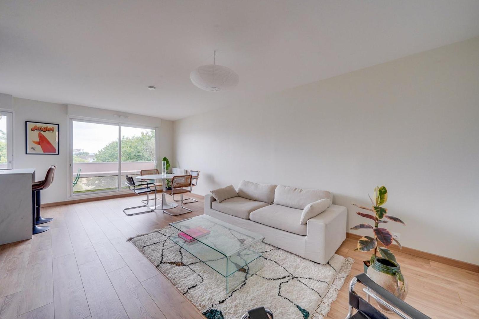 Nice Apartment With Balcony St Genes And Parking Burdeos Exterior foto